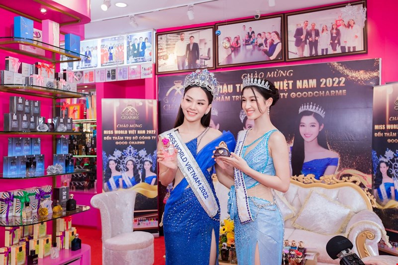 Miss World Vietnam 2022 đến thăm và trải nghiệm nước hoa tại trụ sở GoodCharme 